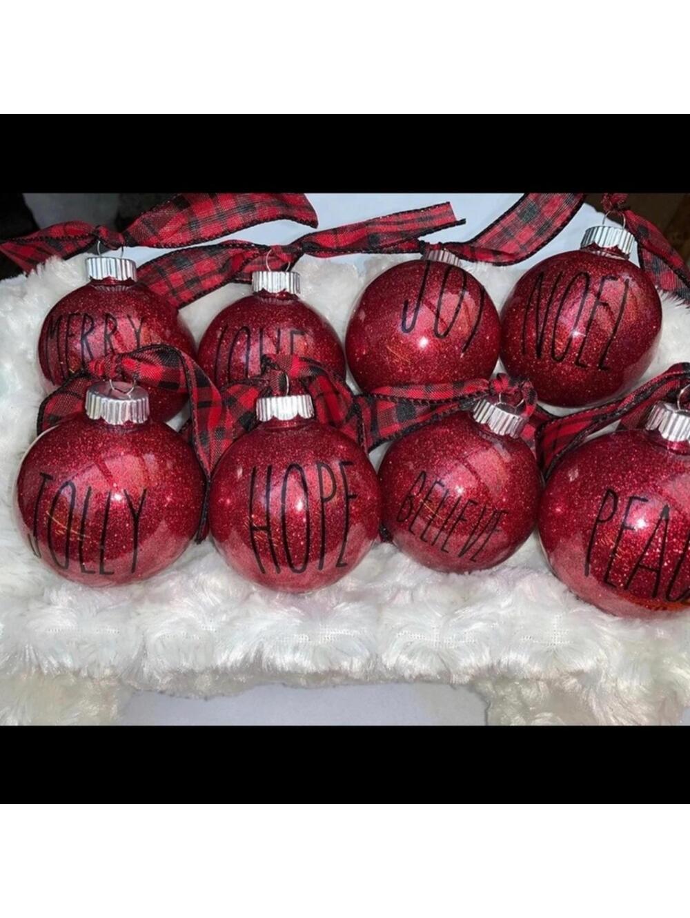🎄 Set of 8 Skinny Font Ornaments